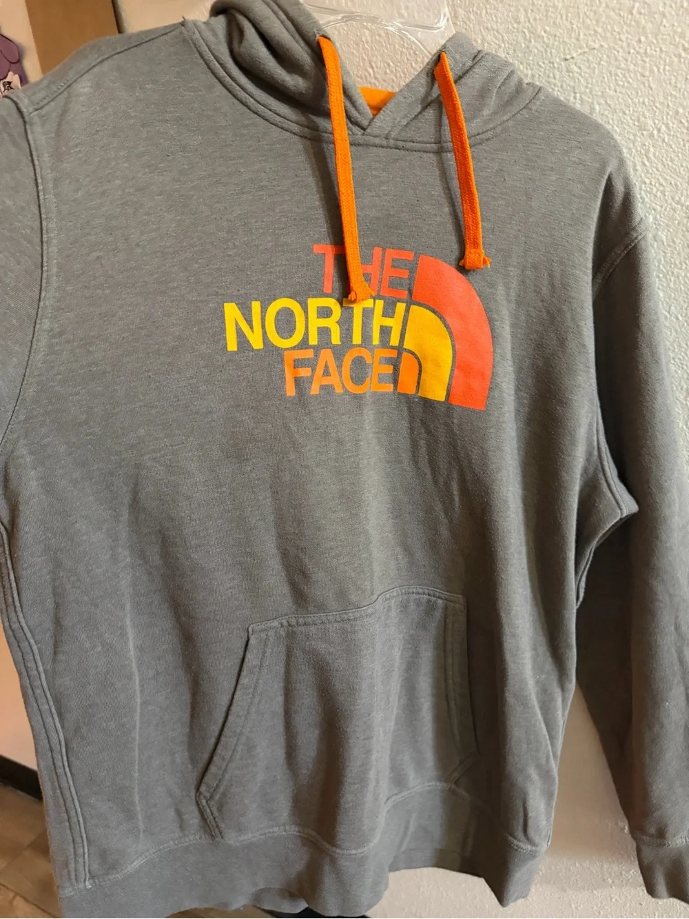 Men’s north face hoodie